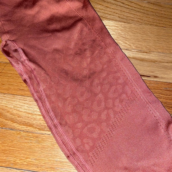 Victorias Secret Leggings - Picture 2 of 3